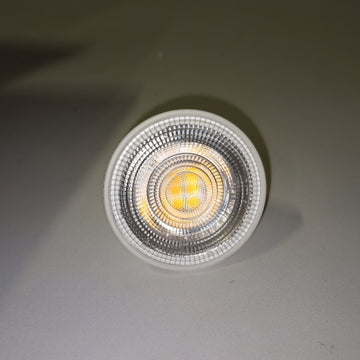 Ecost Customer Return Amazon Basics Gu5.3 LED bulb MR16, 4.5 W (replaces 35 W)