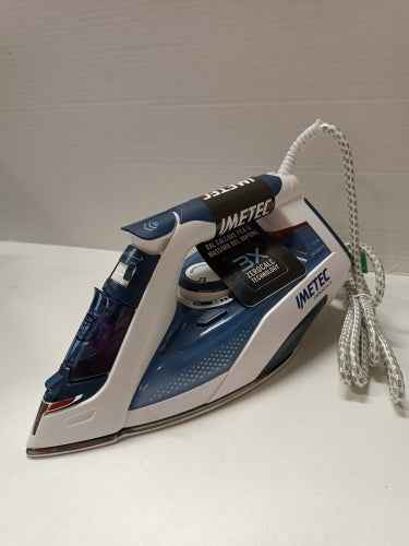 Retour client Ecost, fer à vapeur Imetec ZeroCalc Z3 3500 avec technologie anticalcaire, système multi-trous