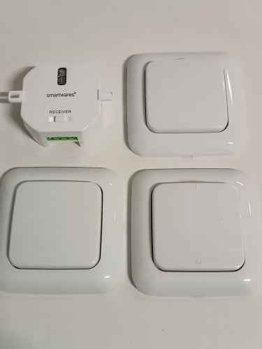 Retour client Ecost Smartwares SH499567 Ensemble d'interrupteurs d'éclairage de chambre Plug Connect 1 interrupteur intégré