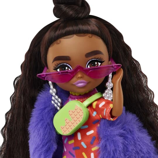 Poupée barbie® extra mini avec robe colorée