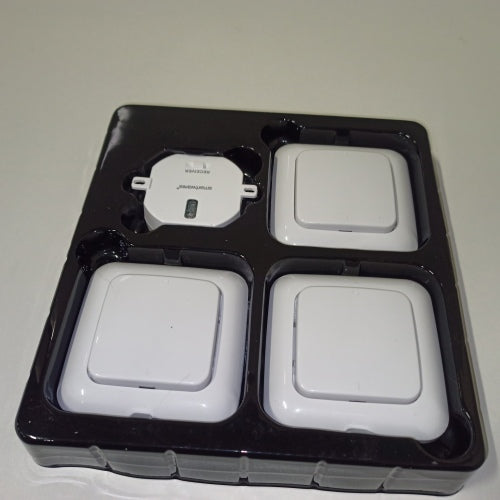 Ecost customer return Smartwares SH499567 Bedroom Light Switch Set  Plug  Connect  1 Builtin Switch