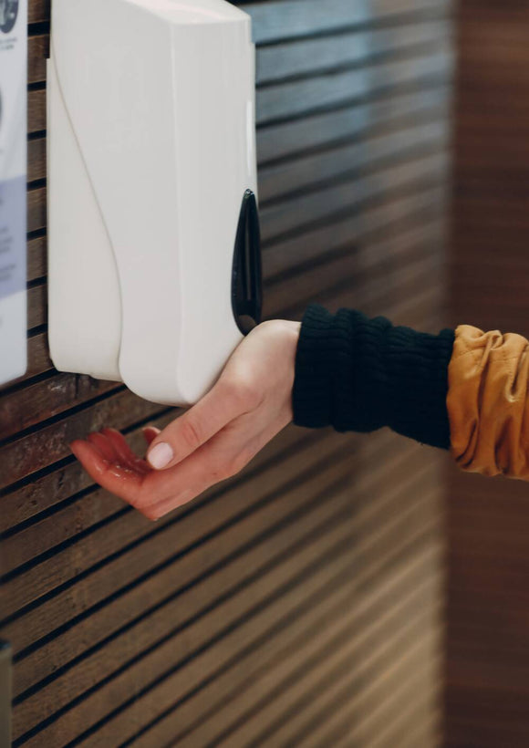 Sorifa - distributeur mural métallique robuste ergonomique verrouillable pour flacon 1l de marque sorifa - pour gels et savons liquides. - Clicktofournisseur.com