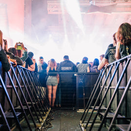 Barrières de sécurité et de contrôle des foules clicktofournisseur.com