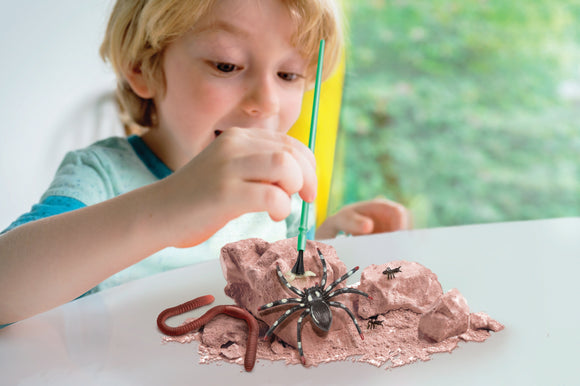 4M DIY set Creepy crawly digging