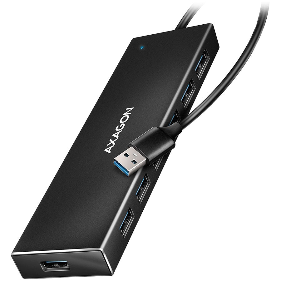 Hub usb 3.2 gen 1 à sept ports avec prise en charge de la charge. connecteur pour alimentation externe. câble usb-a de 1 m.