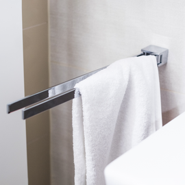 Porte serviette double pivotant VIA en chrome 4,6 x 3,2 x 44,5 cm