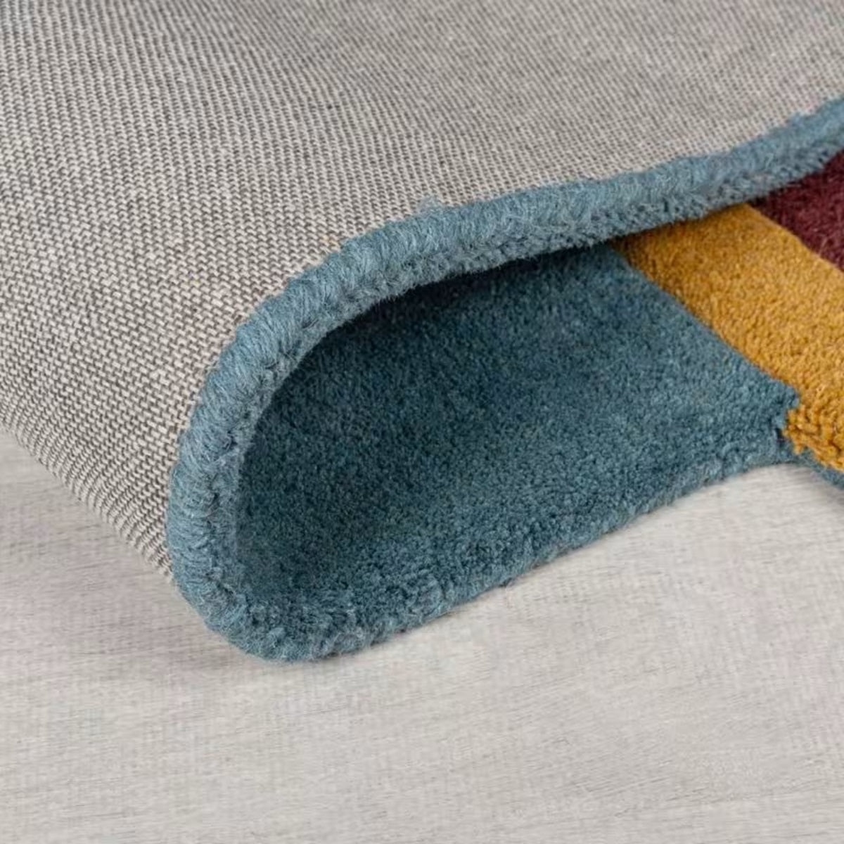 Tapis moderne pure laine scuffy