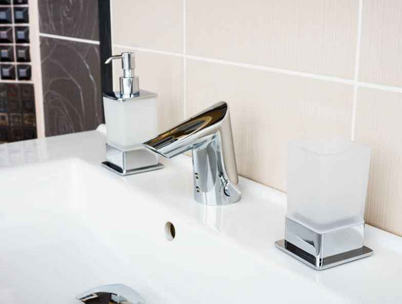 Distributeur de savon liquide en verre pose libre PLAZA 8x8x16,5 cm