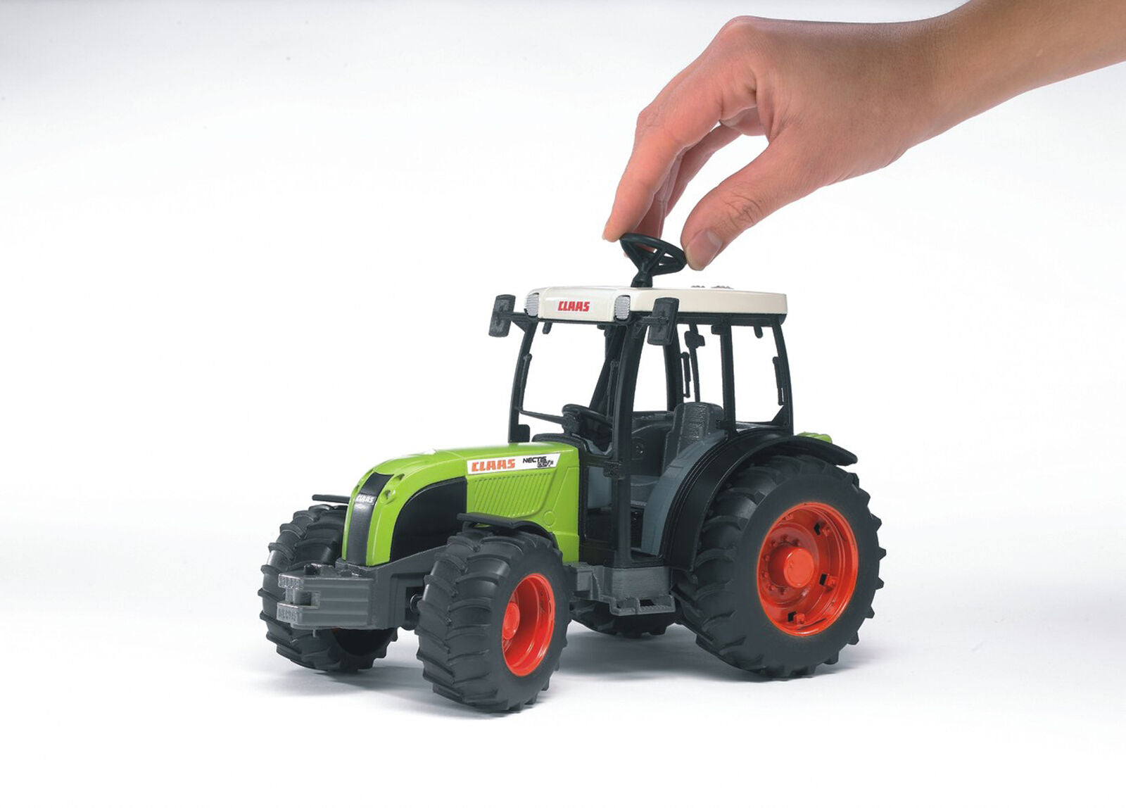 Tracteur BRUDER John Deere 5115M, 02106