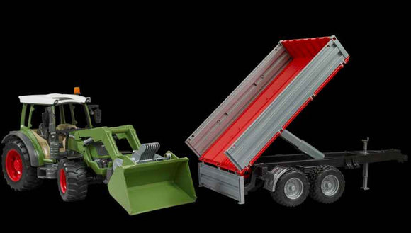 Ciągnik Fendt Vario 211 z ładowaczem czołowym i wywrotką