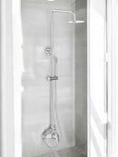 Colonna doccia completa di miscelatore pronta per l'installazione