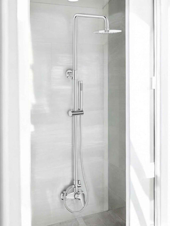 Colonna doccia completa di miscelatore pronta per l'installazione