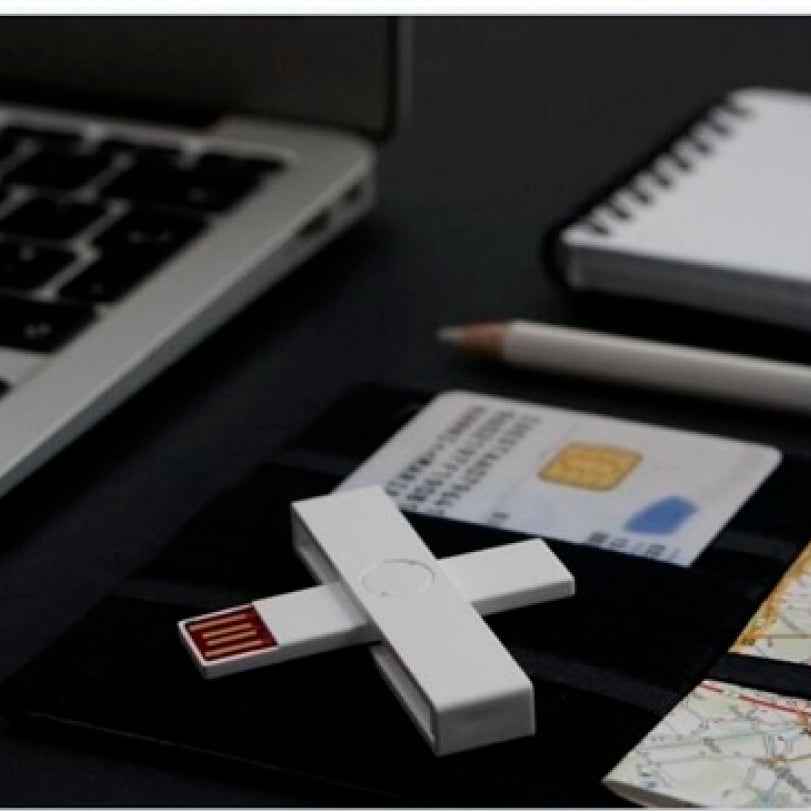 Lecteur de carte d'identité + ID eID/Smart Card Blanc USB