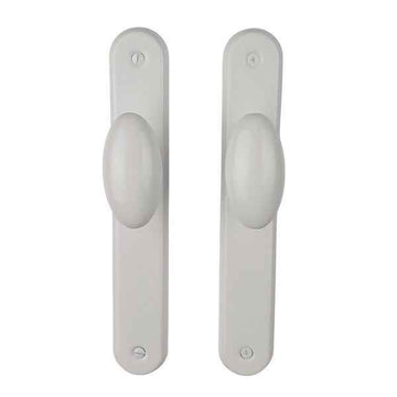 2 poignées de porte sur plaque CHIC, Sans trou pour pièce à vivre, Finition aluminium blanc RAL 9016, Entraxe standard 195 mm