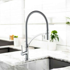 Miscelatore per cucina in ottone cromato con doccia estraibile e tubo in iacciaio inox