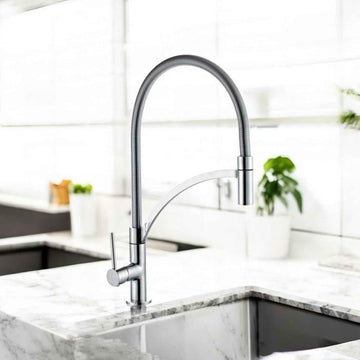 Miscelatore per cucina in ottone cromato con doccia estraibile e tubo in iacciaio inox