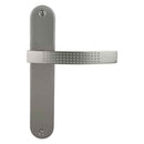 2 poignées de porte sur plaque AUDACE, Sans trou pour pièce à vivre, Finition aluminium nickel mat, Entraxe standard 195 mm