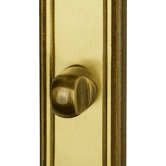 2 poignées de porte sur plaque LOUIS XV, Verrou condamnation pour salle de bain/WC, Finition zamak doré patiné, Entraxe standard 195 mm