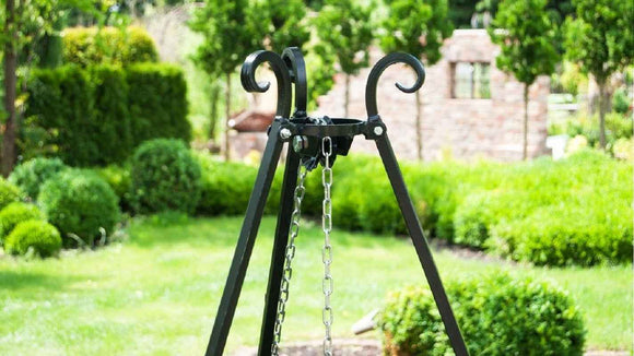 Grille acier noir sur trépied + Brasero de jardin HAITI