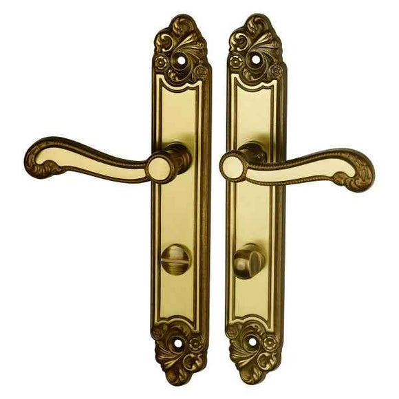 2 poignées de porte sur plaque LOUIS XV, Verrou condamnation pour salle de bain, Finition zamak doré patiné, Entraxe standard 195 mm