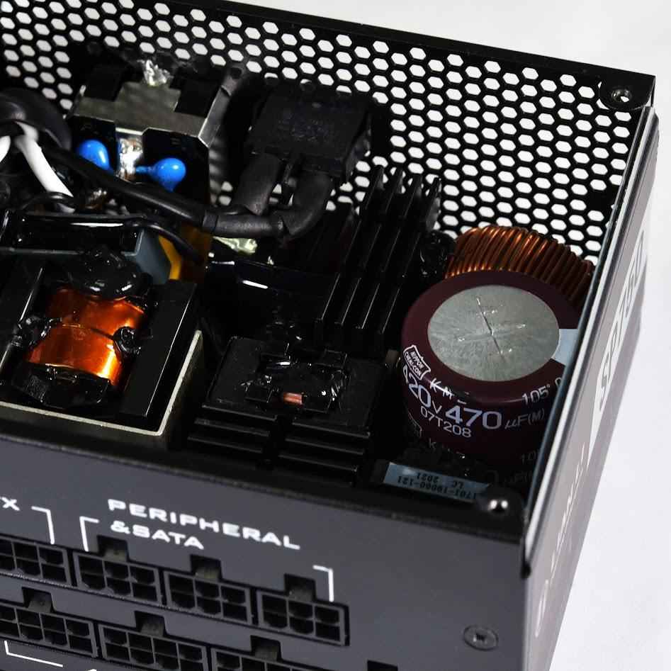 Alimentation Lian Li 80 PLUS Gold SFX - 750 watts