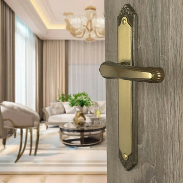 2 poignées de porte sur plaque ISABELLA, Sans trou pour pièce à vivre, Finition laiton patiné, Entraxe standard 195 mm