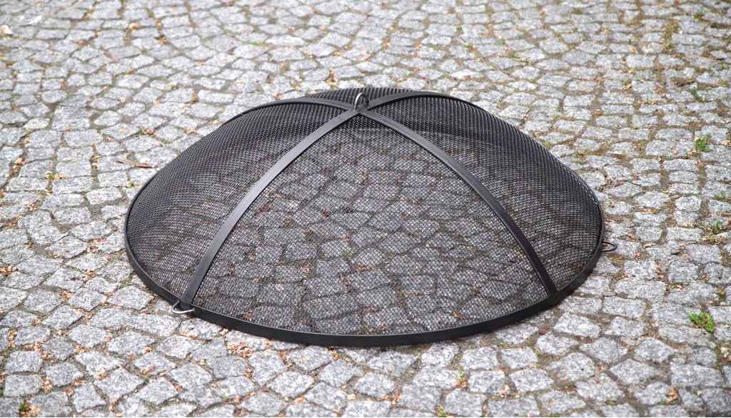 Brasero de jardin solafa avec range bois en acier noir + pare-feu ø: 60 cm - Clicktofournisseur.com