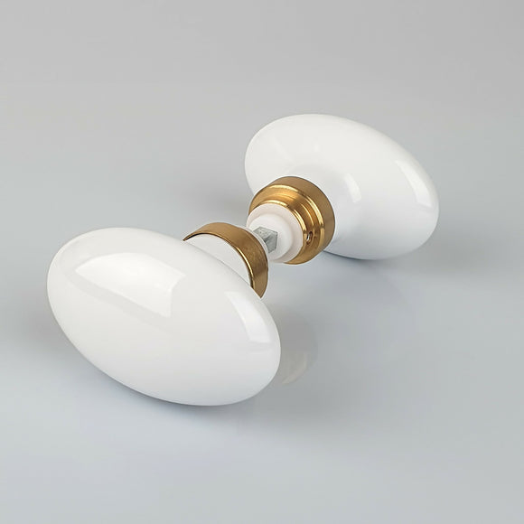 2 boutons de porte style Classique Chic en Porcelaine blanc avec Embase dorée, Carré 6 et 7 mm, modèle OLIVE