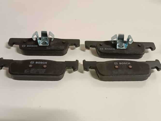 Ecost customer return Bosch BP1506 Brake Pads Front Axle ECER90 Certification Four Brake Pads per