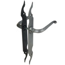 2 poignées de porte sur plaque CELTIQUE, Sans trou pour pièce à vivre, Finition acier aspect fer forgé patiné, Entraxe standard 195 mm