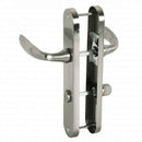 2 poignées de porte sur plaque CHAMBON, Verrou de condamnation pour salle de bain/WC, Finition aluminium nickel mat, Entraxe standard 195 mm