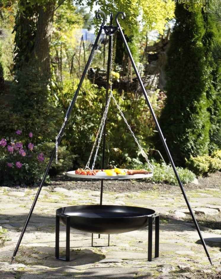 Grille barbecue Ø 50 cm sur trépied + Brasero TANA Ø 70 cm clicktofournisseur.com