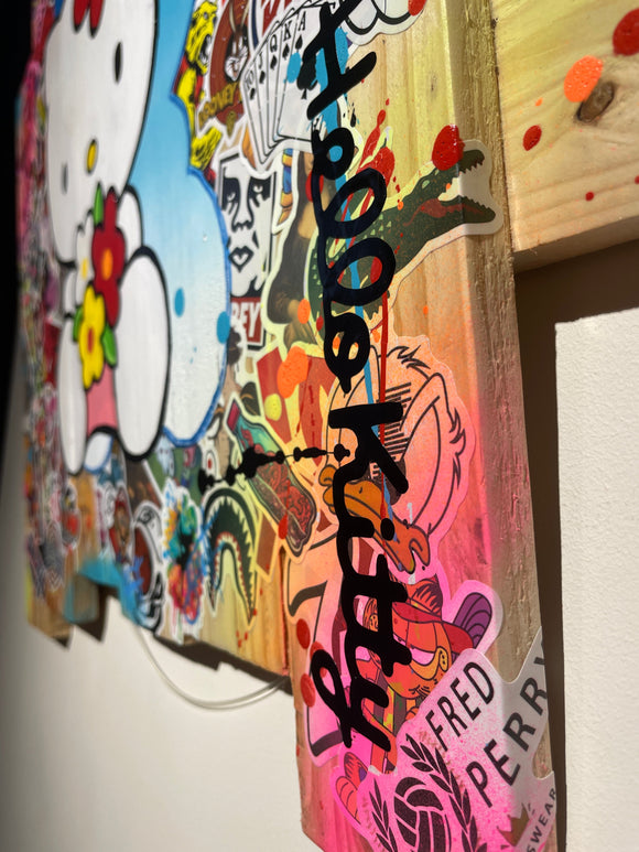 Tableau Pop Art HELLO KITTY sur bois de palette par Vincent STREIFF