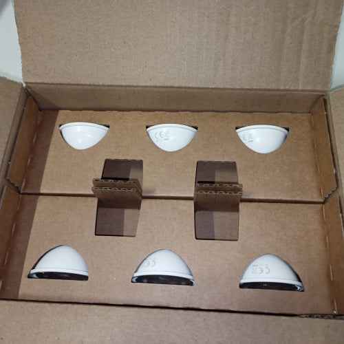 Ecost Customer Return Amazon Basics Gu5.3 LED bulb MR16, 4.5 W (replaces 35 W)