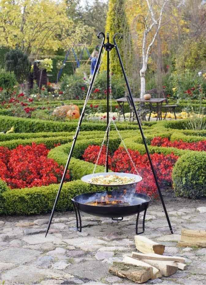 La poêle le wok à feu de camp spécial brasero sur trépied ø 56 cm + brasero pan 70 cm - Clicktofournisseur.com