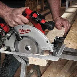 M18™ Brushless scie circulaire bois 66 mm - Milwaukee - M18 BLCS66-502X