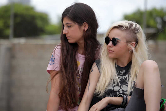 Petite amie - Clicktofournisseur.com