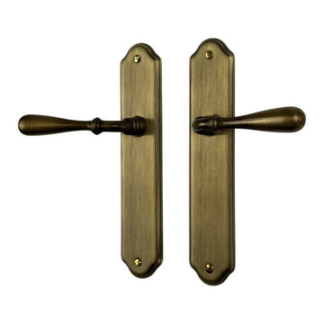 2 poignées de porte sur plaque CARINA, Sans trou pour pièce à vivre, Finition laiton patiné, Entraxe stand 195 mm