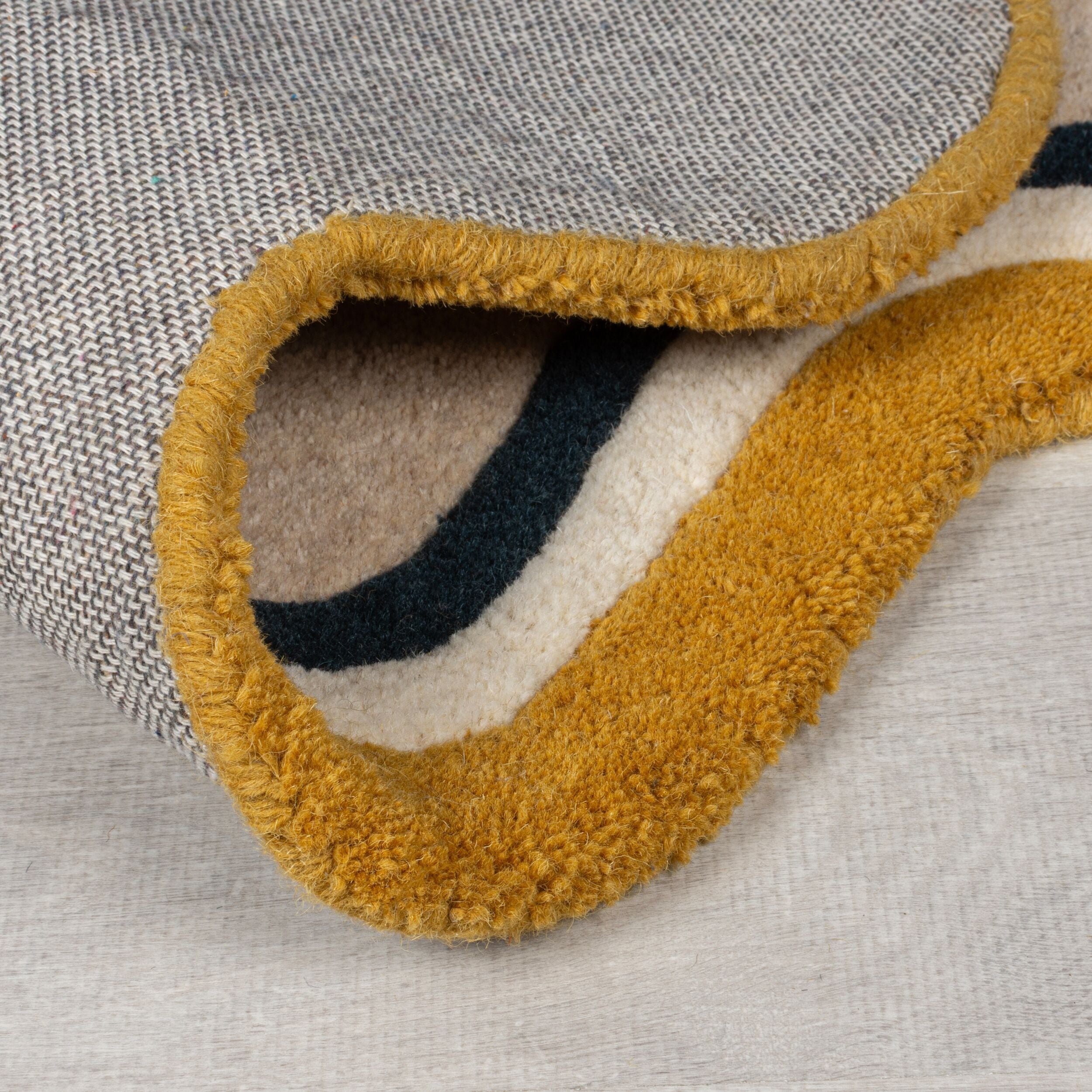 Tapis de salon design en laine rusk