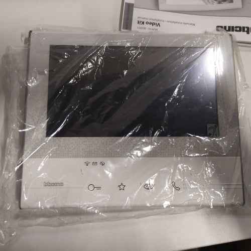 Retour client Ecost Kit interphone vidéo WLAN 2 fils Flex One Bticino 363911, classe 300X13E avec 7 pouces