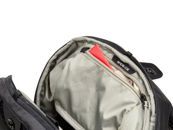 Thule  tactbp-114 tact  sac à dos 16 l  sac à dos pour ordinateur portable  noir