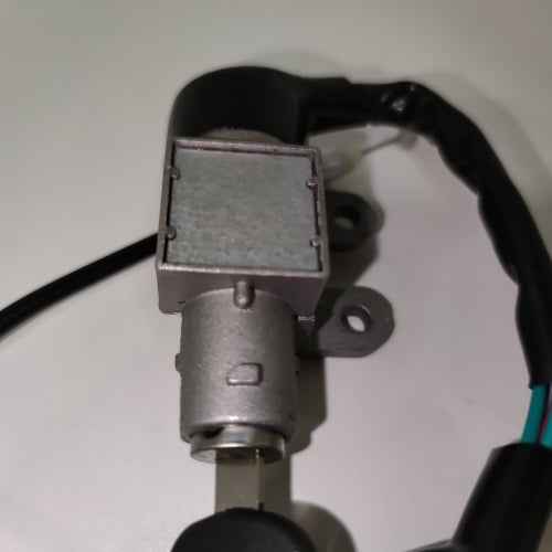 Ecost customer return KIMISS 1 Set 5Pin Connector 2 Keys Ignition Lock Key Lock Fuel Cap Set for Gy6