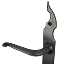 2 poignées de porte sur plaque fine CELTIQUE, Verrou de condamnation pour salle de bain/WC, Finition acier aspect fer forgé patiné, Entraxe standard 195 mm