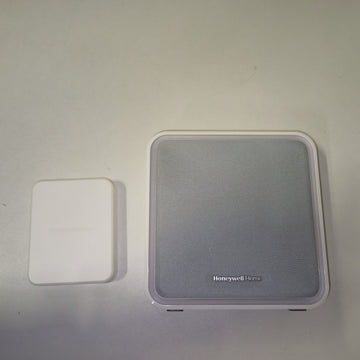 Ecost customer return Honeywell Series 9 Portable Doorbell with Halo Light and Wired to Wirefree Con