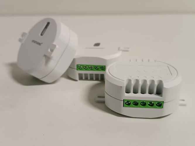 Ecost customer return Smartwares SH499559 Radio BuiltIn Switch Set for Roller Shutters 3 Pieces Pl