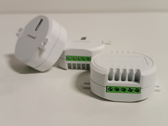 Ecost customer return Smartwares SH499559 Radio BuiltIn Switch Set for Roller Shutters  3 Pieces  Pl