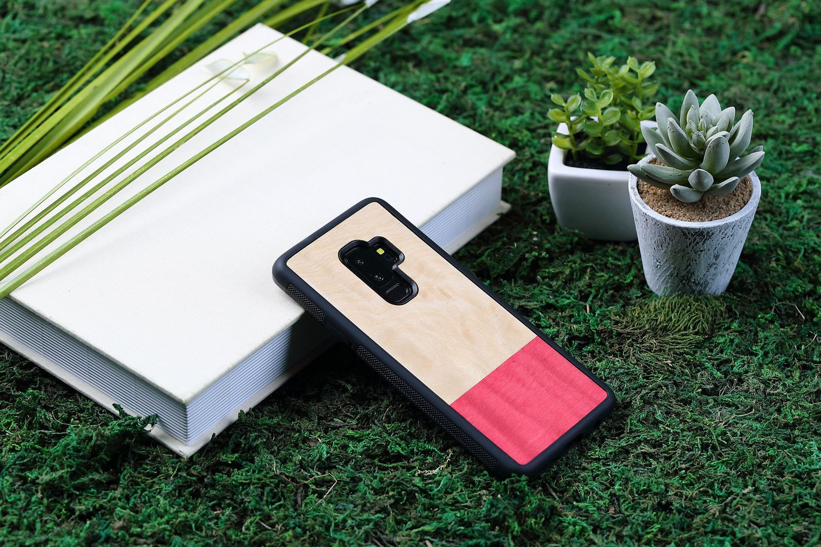 Coque pour smartphone man&wood galaxy s9 plus miss match noire