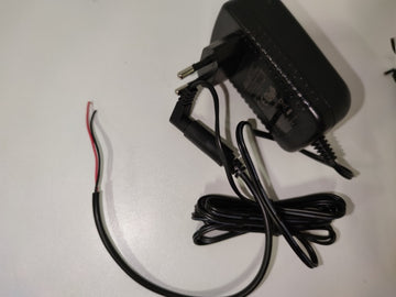 Ecost customer return Legrand, WiFi Video Door Intercom Kit with 2 Wire Connection, 7 Inch High Glos