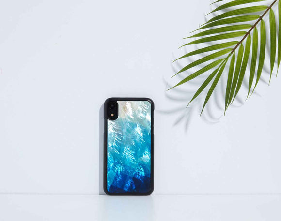 Coque iKins pour iPhone XR, motif lac bleu et noir