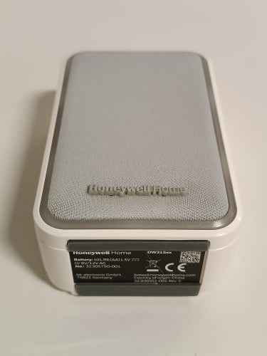 Ecost customer return Honeywell Wired Doorbell kit With Halo Light and Sleep Mode
